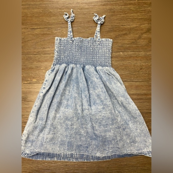 Denim Chambray Smocked Girls Dress Size 3T from 7For All Mankind also Angeles - Picture 2 of 5